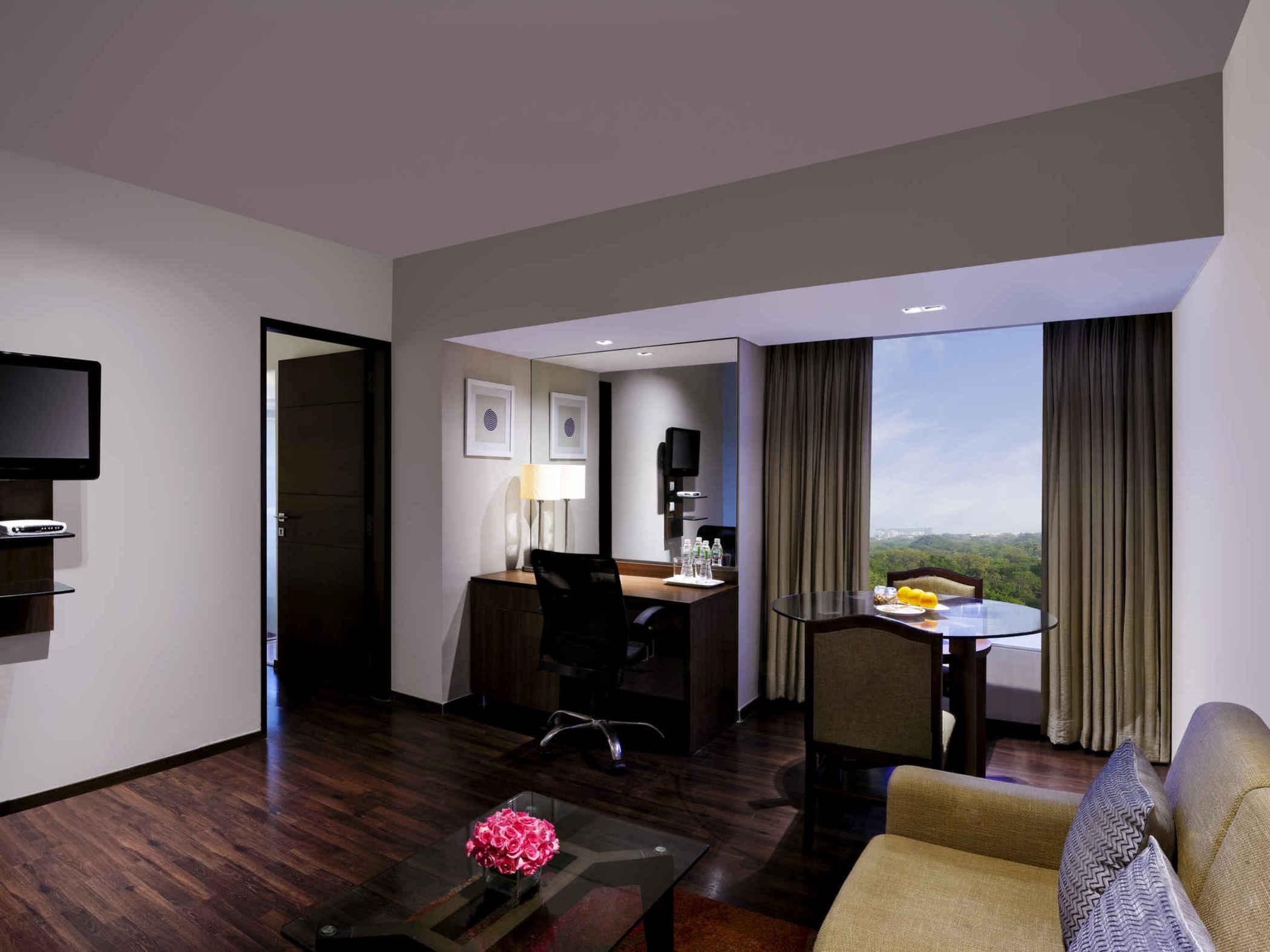 Grand Mercure Vadodara Surya Palace Exteriér fotografie