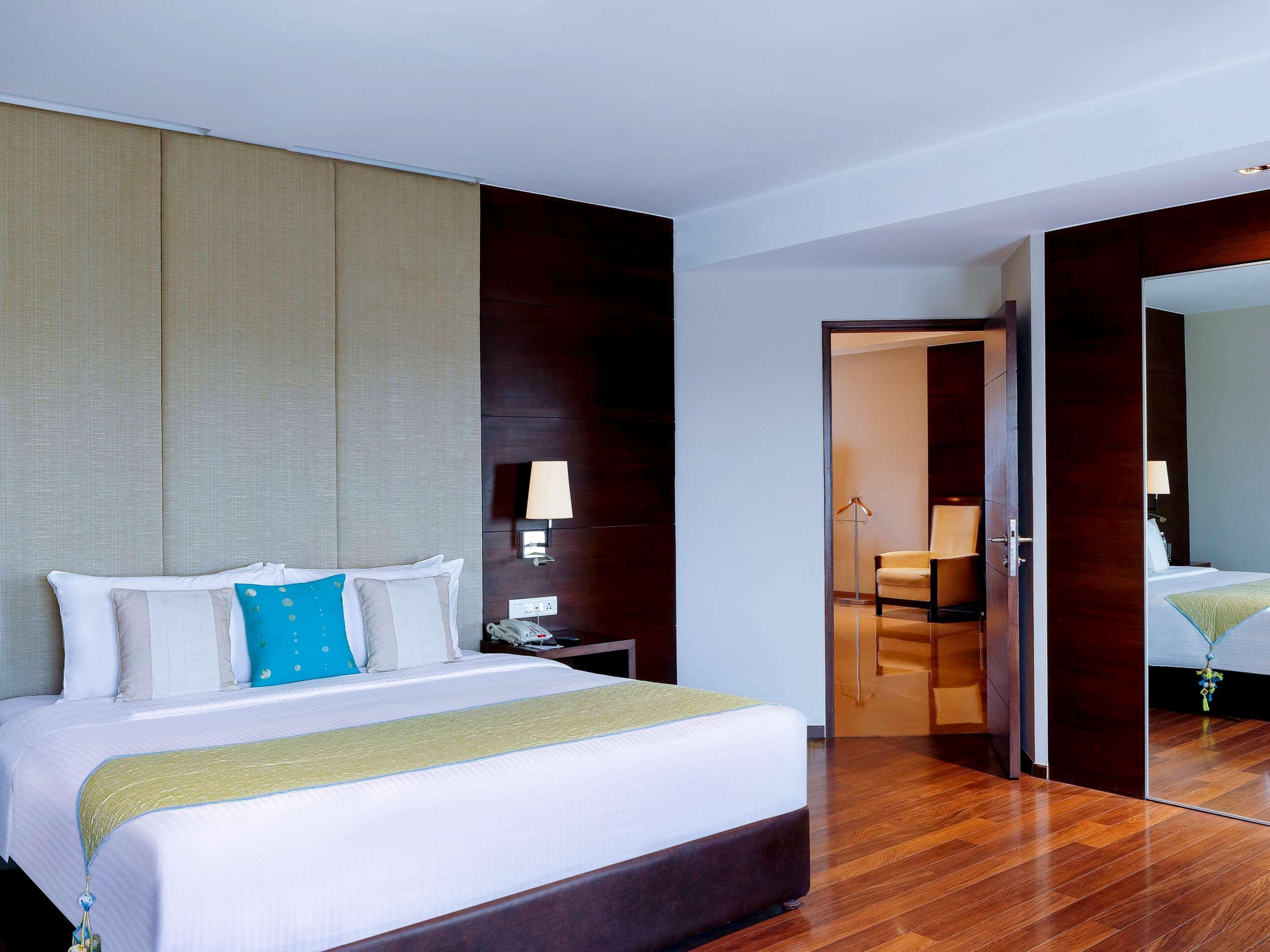 Grand Mercure Vadodara Surya Palace Exteriér fotografie