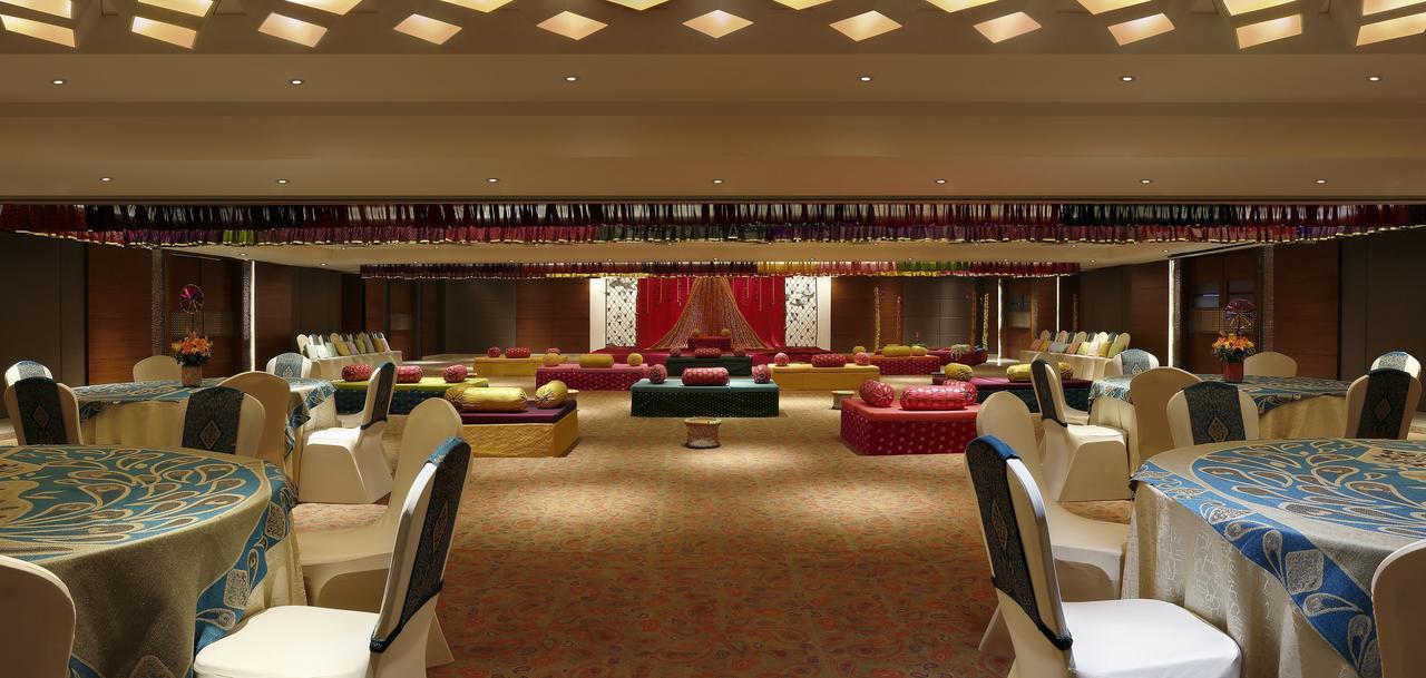 Grand Mercure Vadodara Surya Palace Exteriér fotografie