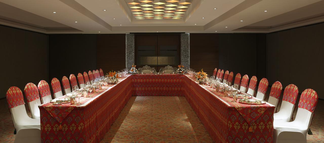 Grand Mercure Vadodara Surya Palace Exteriér fotografie