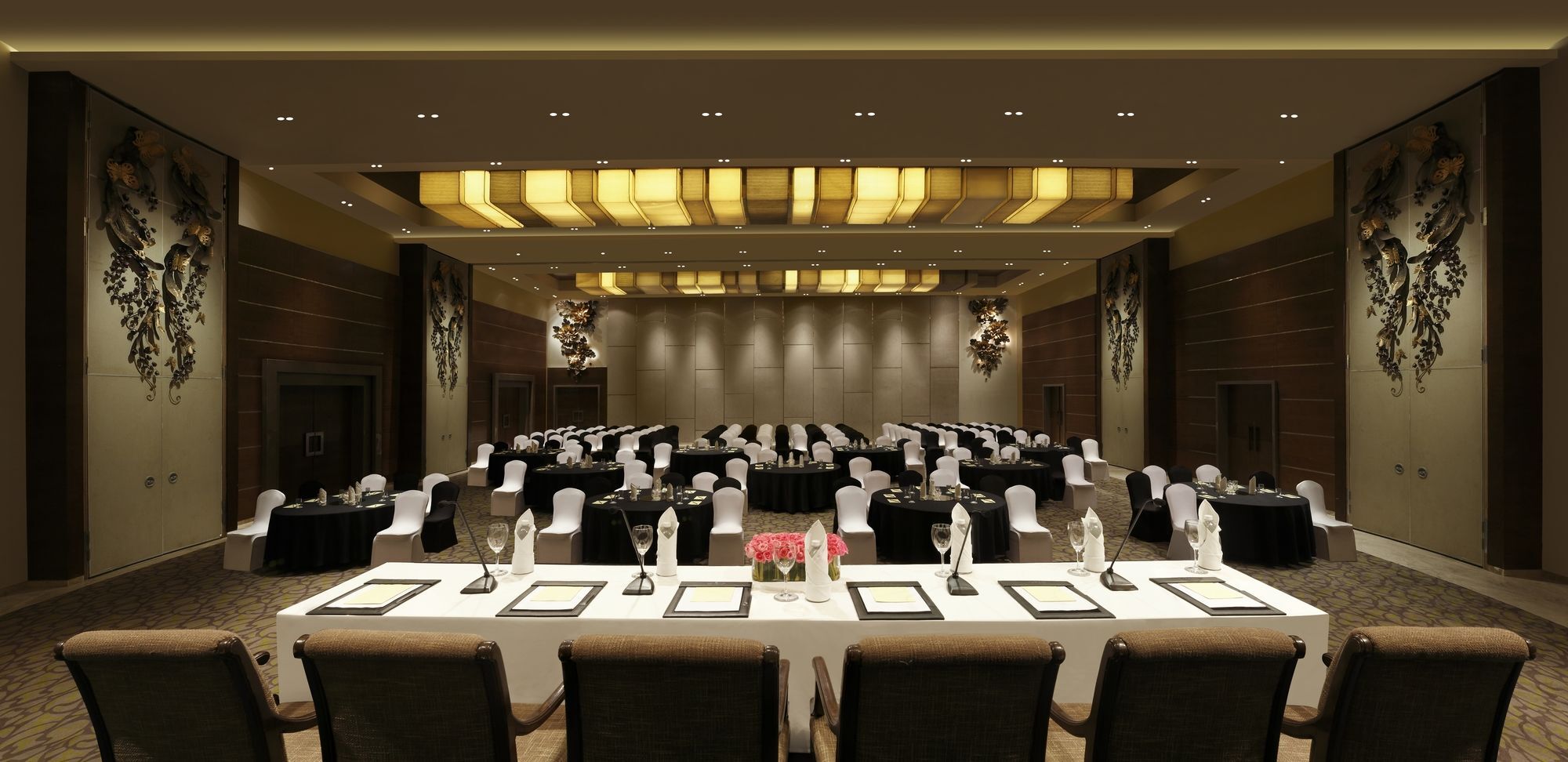Grand Mercure Vadodara Surya Palace Exteriér fotografie